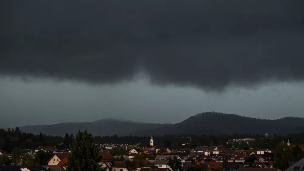 - strong gusts of wind, - heavy downpours - storm belt - storms - Slovenian Church - RKC - 25.07.2023 - weather - orange warning for the whole of Slovenia - climate change - climate - //PHOTO: Nik Erik Neubauer