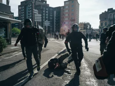 23 March 2019, France, Toulouse: Riot Police clash with protesters during the Yellow Vests movement protest against the French government. Photo: Pierre Berthuel/Le Pictorium Agency via ZUMA/dpa