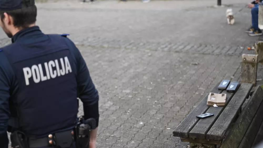 Policija - simbolična fotografijauboj - umornožsmrtonosno orožje 06.03.2026 Brnik - Streljanje policistov na storilca z nožem - Fužine - napad na policiste Foto: Nik Erik Neubauer