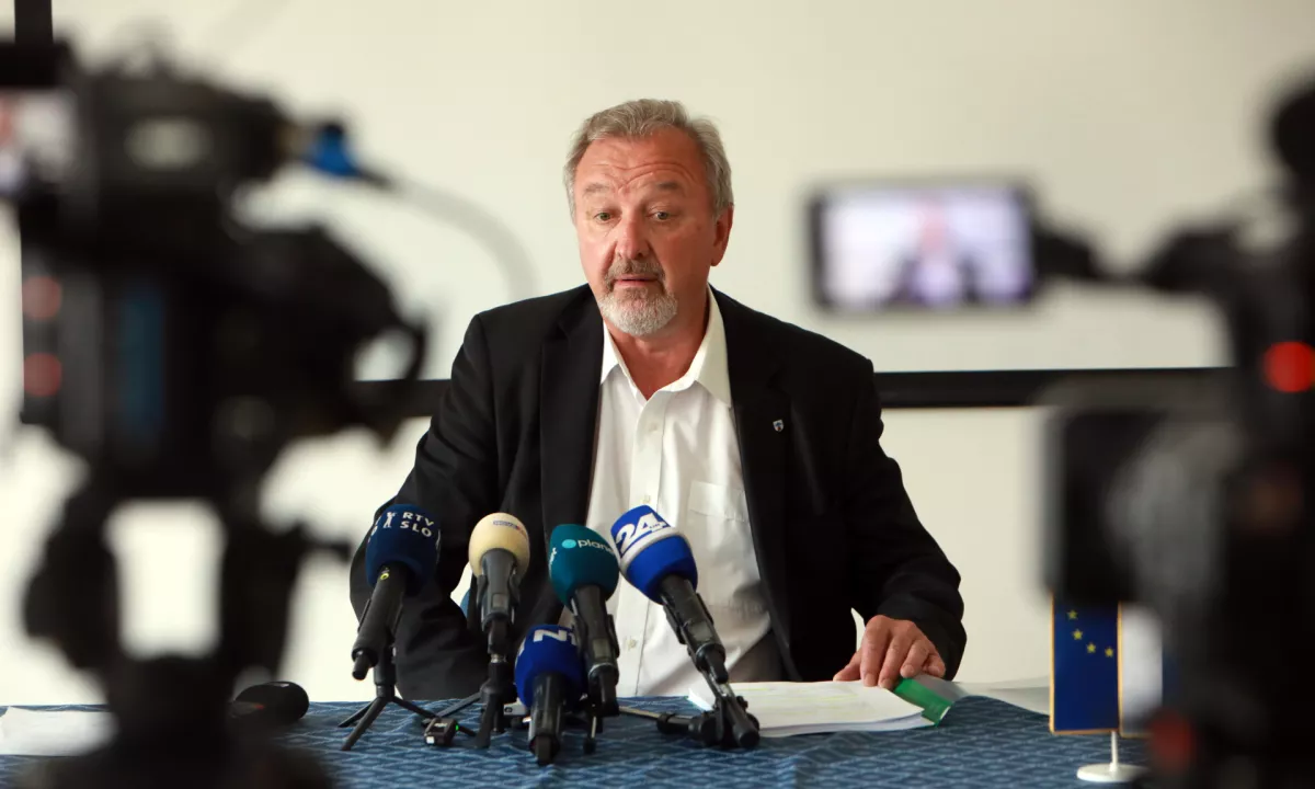 Osumljen je več korupcijskih kaznivih dejanj, med 