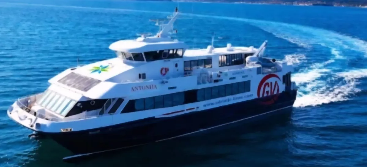 Pred začetkom vrhunca poletne turistične sezone je zaživela nova katamaranska povezava med Dubrovnikom, Kotorjem in Budvo. Foto: Adriatic Lines