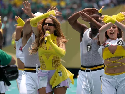 Shakira performs during the opening ceremony before the World Cup Group A soccer match between Mexico and South Africa in Mexico City, Thursday, June 11, 2026. (AP Photo/Eduardo Verdugo) / Foto: Eduardo Verdugo