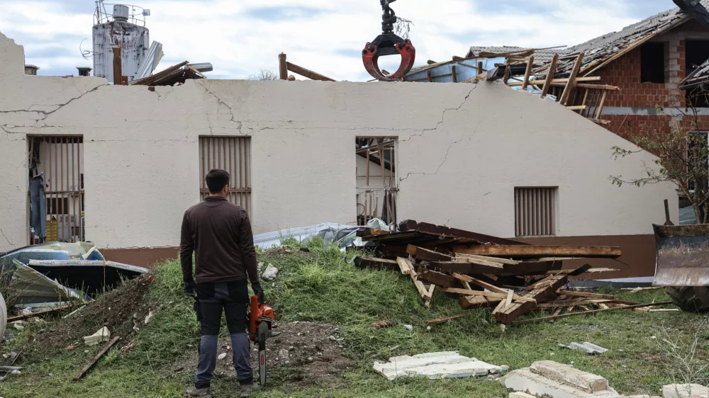 &raquo;Kot bi nas zadela tisočtonska bomba&laquo;: apokalipsa nad Slovenijo, ki je ne pomnijo niti najstarej&scaron;i
