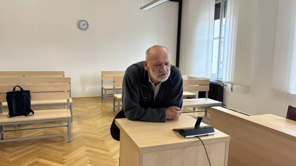 Mansardo zakuril, ker ga je hotela zapustiti