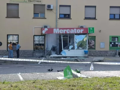 V Bertokih so razstrelili bankomat. 