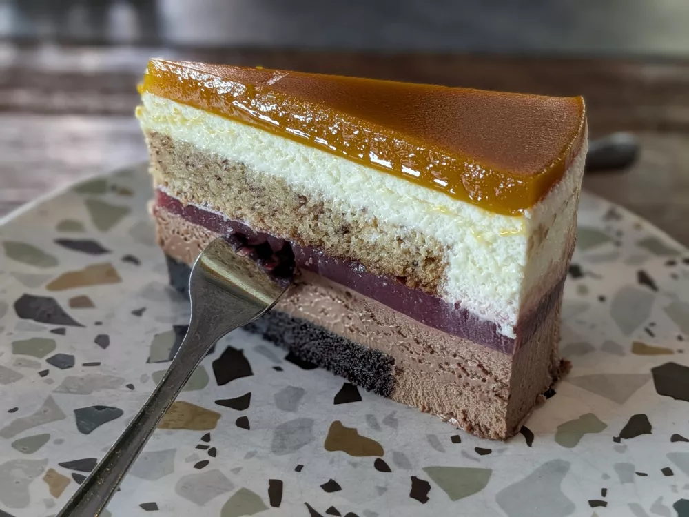 Hi&scaron;na tortica, Restavracija Ponvica
