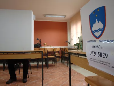 Hrvatini, referendum o ustanovitvi novih občin, volilna skrinjica \ FOTO: MATEJ POV&Scaron;EOPOMBA: ZA OBJAVO V ČASOPISU DNEVNIK
