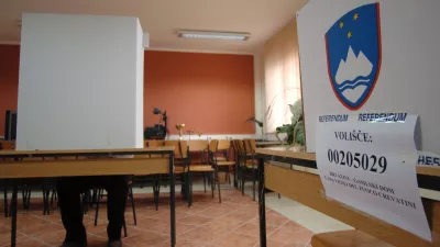 Hrvatini, referendum o ustanovitvi novih občin, volilna skrinjica \ FOTO: MATEJ POV&Scaron;EOPOMBA: ZA OBJAVO V ČASOPISU DNEVNIK