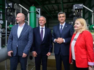 Odprtje plinovoda. Željko Kolar, Ivica Arar, Andrej Plenković, Daria Krsticević. Foto: PIXSELL