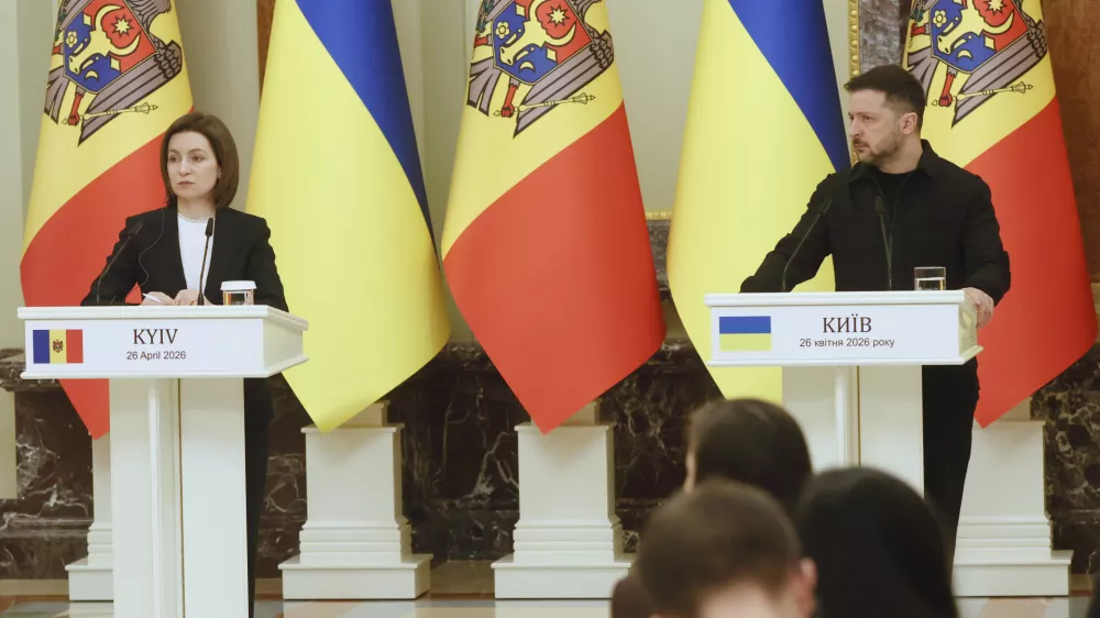 April 26, 2026, Kyiv, Ukraine: President of Ukraine Volodymyr Zelenskyy and President of Moldova Maia Sandu hold a joint press conference following their meeting, Kyiv, Ukraine, on April 26, 2026. Bilateral cooperation and regional security were among the key topics discussed (Credit Image: ? Pavlo Bahmut/Ukrinform via ZUMA Press Wire)
