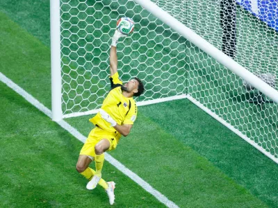 Cape Verde goalkeeper Vozinha (1) makes a save during the World Cup Group H soccer match between Spain and Cape Verde in Atlanta, Monday, June 15, 2026. (Miguel Martinez/Atlanta Journal-Constitution via AP)