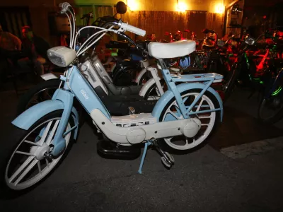 Piaggio Ciao, kolo s pomožnim motorjem//FOTO: Bojan Velikonja  OPOMBA: ZA OBJAVO V ČASOPISU DNEVNIK