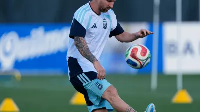 Argentina's Lionel Messi practices for the World Cup soccer tournament Monday, June 15, 2026, in Kansas City, Kan. (AP Photo/Charlie Riedel)