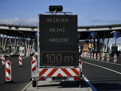Slovenija brez nadzora, sosedi previdni: prihodnost schengna ostaja odprta