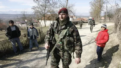 - KOSOVO 2008 - Peč/Klina - slovenska misija TF Sokol (KFOR), Slovenska vojska, vojaki SV, - 17. februar razglasitev neodvisnosti - osamosvojitev - odcepitev od Srbije - Kosovska skup&scaron;čina razglasila neodvisnost Kosova -//FOTO: Tomaž SkaleOPOMBA: ZA OBJAVO V ČASOPISU DNEVNIK