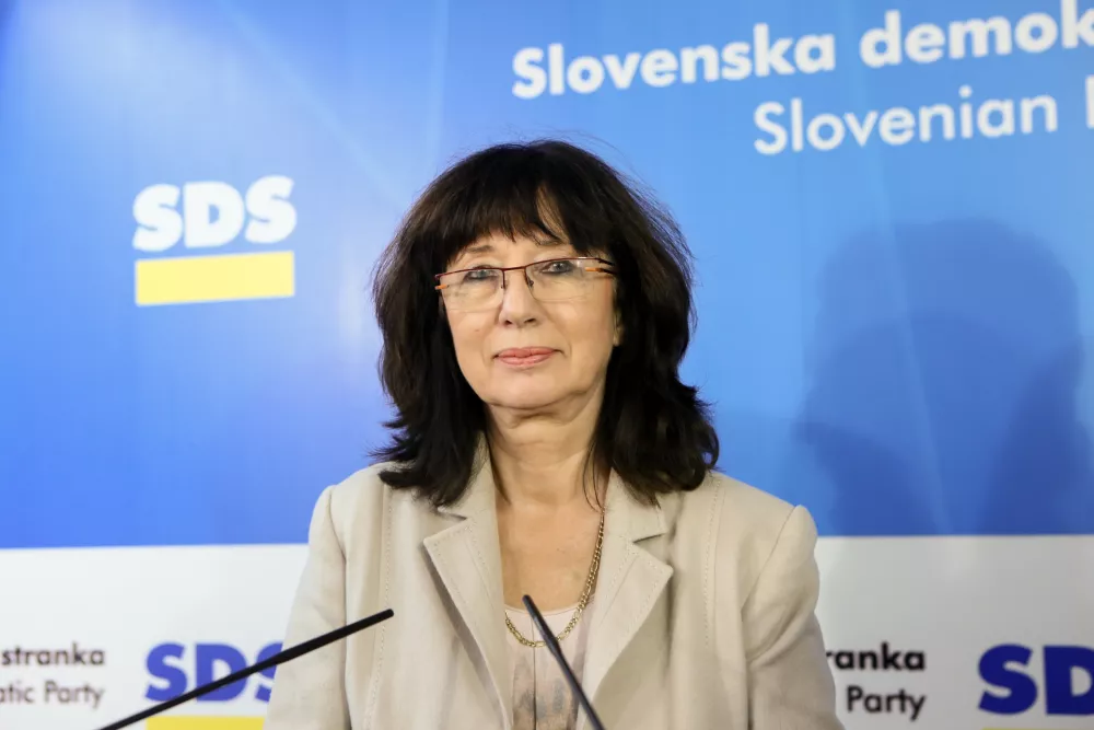 ljubljanska mestna svetnica Mojca &Scaron;krinjar - 18.11.2018 - Lokalne volitve 2018 - volilci glasovali o novih županih in občinskih svetnikih //FOTO: Luka Cjuha.
