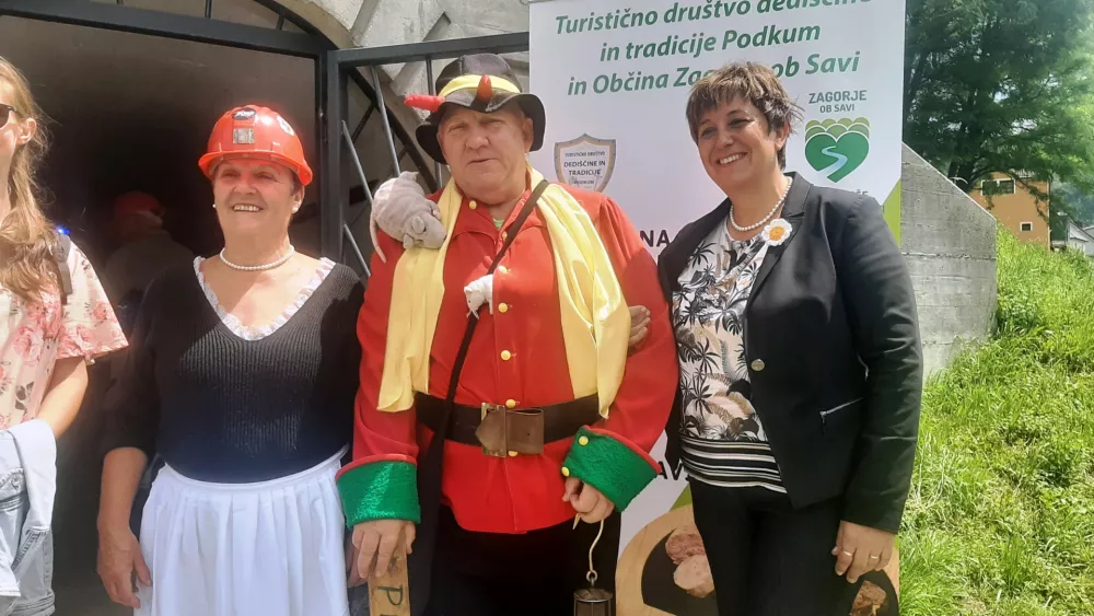 Glavni na otvoritvi Marija Čop, Perkmandelc in Polona Trebu&scaron;ak / Foto: Foto Roman Turn&scaron;ek