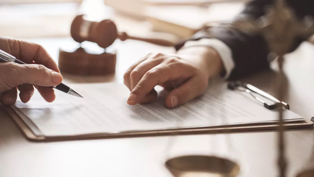 Concept of justice, law and legal system / Foto: Seb_ra Getty Images