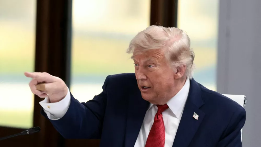 U.S. President Donald Trump gestures as he attends a working session with G7 leaders and outreach partners on promoting economic growth during the G7 Summit in Evian-les-Bains, France, June 17, 2026. REUTERS/Evelyn Hockstein