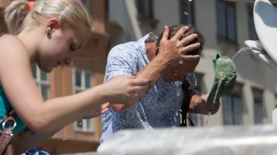 Robbov vodnjak na Mestnem trgu v Ljubljani, - 17.07.2015 - vremenska slika v Ljubljani - poletje - vročina - vročinski val - visoke temperature - najvi&scaron;je dnevne temperature do 37 stopinj Celzija -     ///FOTO: Maja Marko