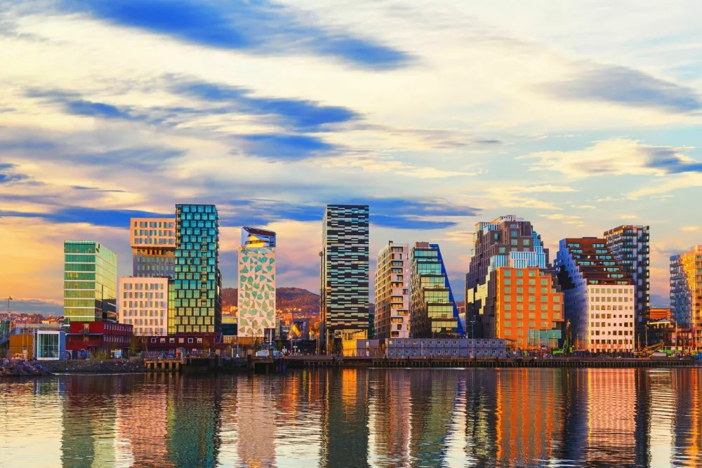 It constitutes both a county and a municipality. In our time, Oslo has become a city of ambitious architecture and contemporary art. / Foto: Victor Ganin