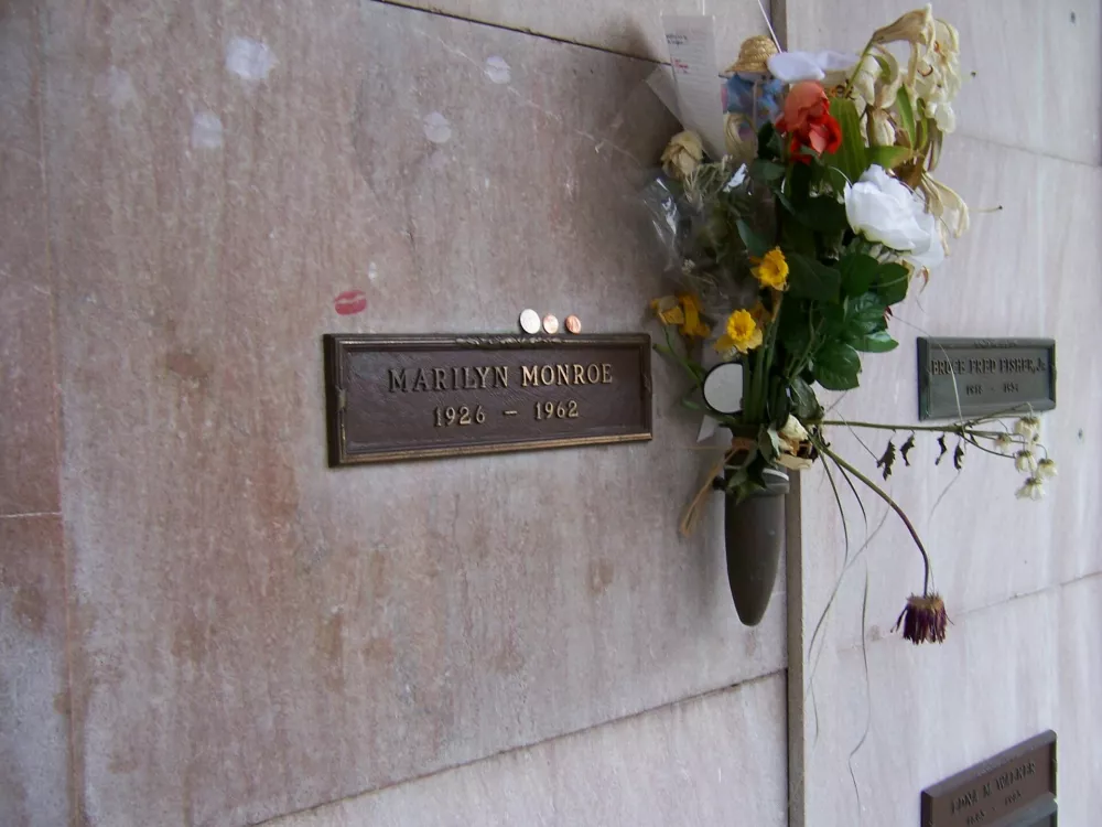 Grobnica, kjer je pokopana Marilyn Monroe / Foto: Wikipedija