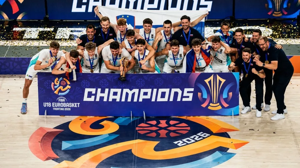 Veselje mladih slovenskih ko&scaron;arkarjev ob osvojitvi naslova evropskega prvaka do 18 let je bilo nepopisno. / Foto: Fiba