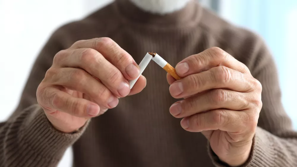 &Scaron;lo je za izjemen primer in precej kompleksen pojav, tako da zdravni&scaron;ki nasvet &scaron;e vedno velja: kajenju se splača odpovedati. / Foto: Istock