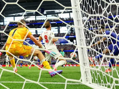 Soccer Football - FIFA World Cup 2026 - Group L - England v Croatia - Dallas Stadium, Arlington, Texas, U.S. - June 17, 2026 England's Harry Kane blocks a shot from Croatia's Josko Gvardiol REUTERS/Hannah Mckay