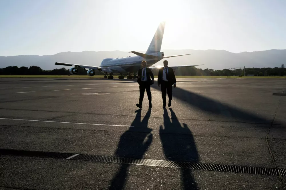 U.S. President Donald Trump aboard of Air Force One prior to takeoff at Geneva Airport following the G7 summit in nearby Evian (France), in Geneva, Switzerland, June 17, 2026. Martial Trezzini/Pool via REUTERS