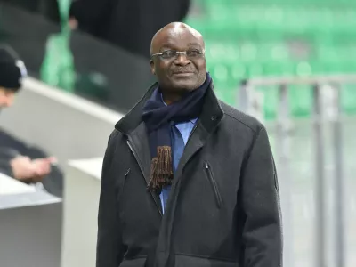 Roger Milla (ancien joueur de saint etienne) FOOTBALL: AS Saint Etienne vs Lazio Rom - Europaliga League -10/12/2015 FredericChambertx Roger Milla ancien joueur de Saint Etienne Football AS Saint Etienne vs Lazio Rome Europe league League 10 12 2015 FredericChambertx PUBLICATIONxNOTxINxFRAxITAxBEL,Image: 728051038, License: Rights-managed, Restrictions: PUBLICATIONxNOTxINxFRAxITAxBEL, Model Release: no 
