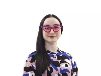 Ur&scaron;ka RusZA ONLINE - Redakcija Dnevnik 2024 - portreti za komentarje in kolumne - kolumnisti - komentatorji &ndash; novinarji - portret //FOTO: Luka Cjuha / Foto: Luka Cjuha