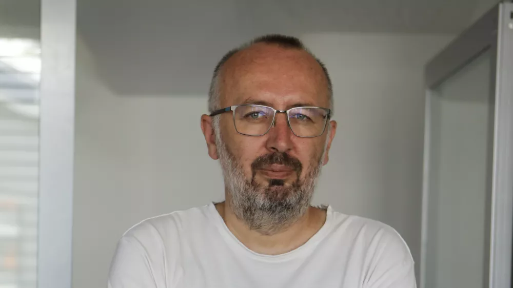 20.6.2026 - Miha Andol&scaron;ek - novinar DnevnikFoto: Luka Cjuha