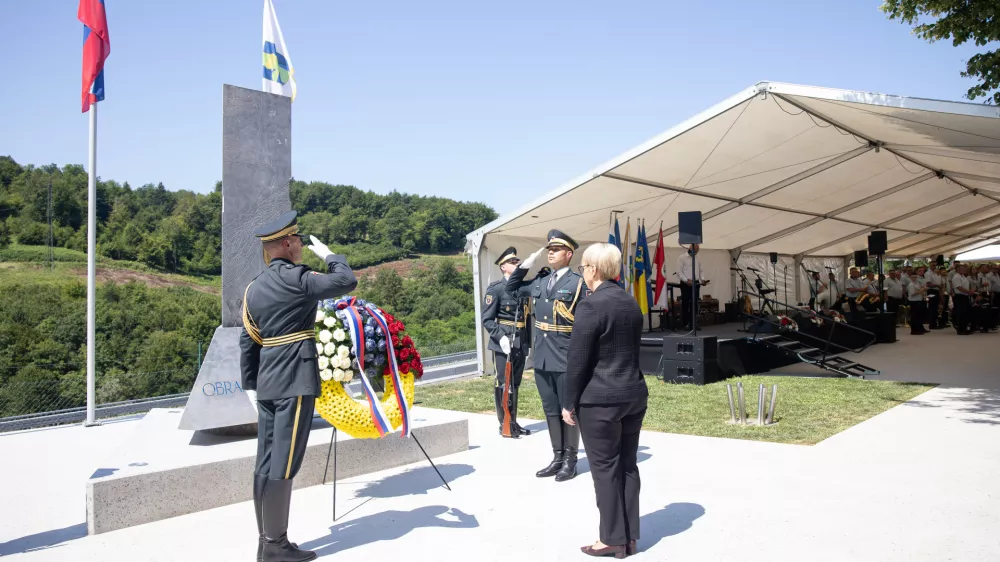 Trebnje, Spominski park na Medvedjeku.Slovesnost ob 35. obletnici samostojnosti Republike Slovenije v prenovljenem spominskem parku na Medvedjeku.