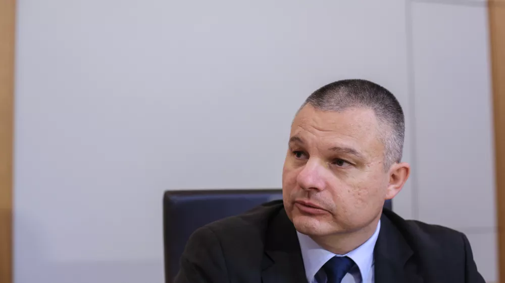 - 28.11.2016 - Darko Muženič, direktor urada za preprečevanje pranja denarja predstavil določbe novega zakona o preprečevanju pranja denarja in financiranja terorizma;  //FOTO: Jaka Gasar