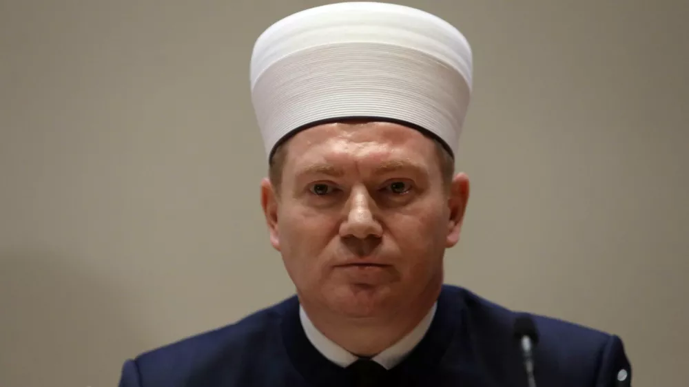 mufti Islamske skupnosti v Sloveniji Nevzet Porić, - 19.12.2023 &ndash; Islamski kulturni center IVKC Ljubljana - predstavili medversko izjavo proti uvajanju samomora s pomočjo v slovensko zakonodajo; //FOTO: Tomaž Skale