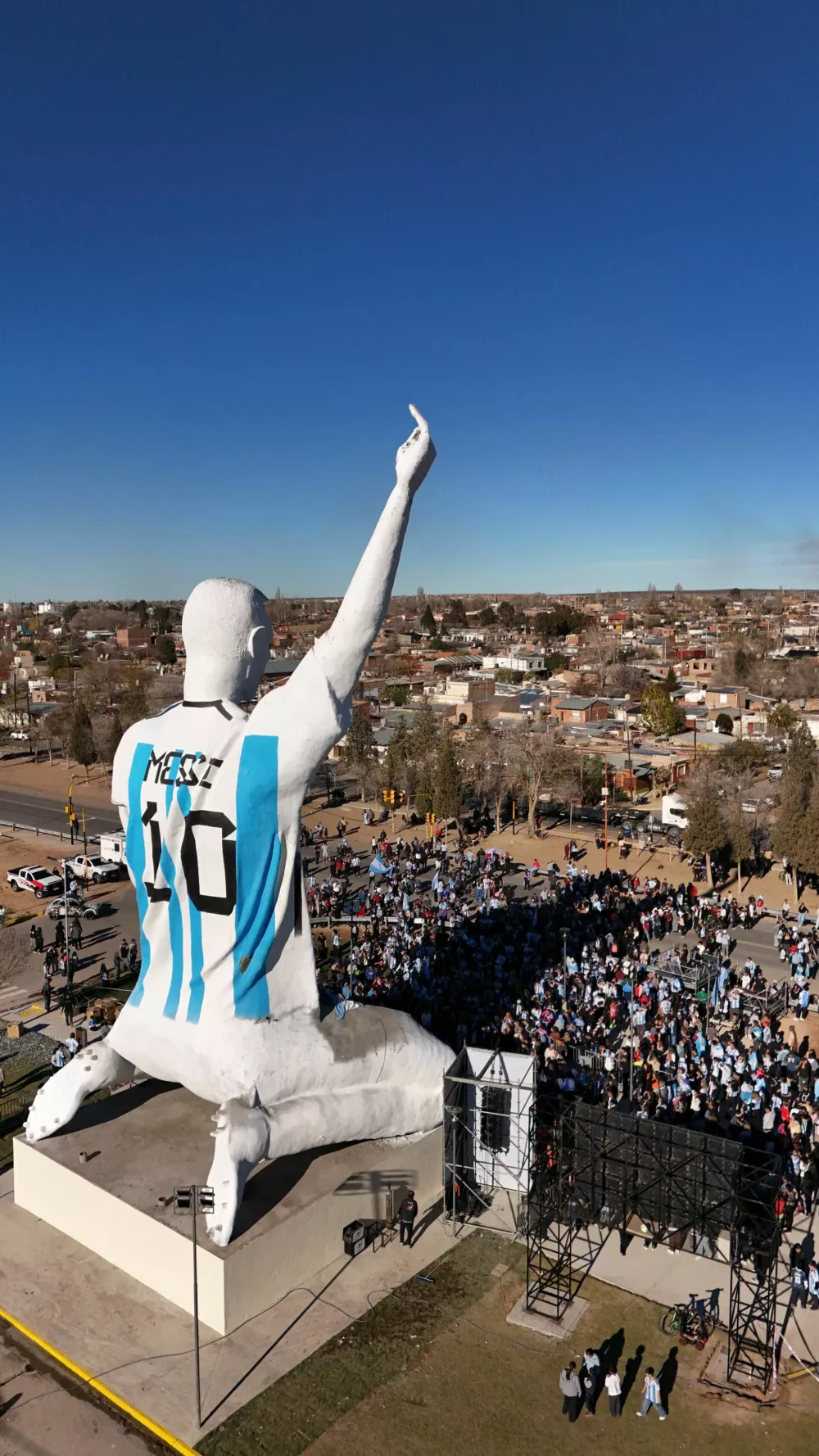 People are gathered near a statue of Lionel Messi in Neuquen Province, Argentina, June 16, 2026, in this picture obtained from social media. Carlos Martinez/via REUTERS THIS IMAGE HAS BEEN SUPPLIED BY A THIRD PARTY. MANDATORY CREDIT. NO RESALES. NO ARCHIVES. Verification: - Date and location verified by original file metadata and corroborating visuals.