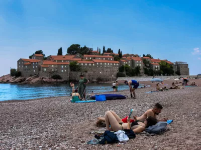 - Na poti od Herceg Novog do Svetog &Scaron;tefana.- Sveti Stefan, Črna Gora- 28.05.2025. - Reportaža o Jadranski magistrali ob 60. obletnici izgradnje in 70. obletnici začetka gradnje.- Jadranska magistrala, cesta, hrva&scaron;ka obala.OPOMBA: ZA OBJAVO V OBJEKTIVU!//FOTO: Bojan Velikonja