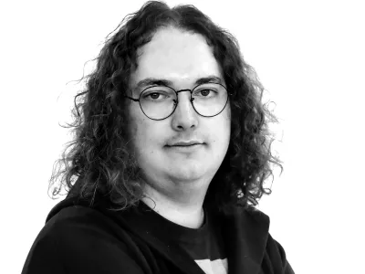 Ga&scaron;per Straži&scaron;ar- Redakcija Dnevnik 2024 - portreti za komentarje in kolumne - kolumnisti - komentatorji &ndash; novinarji - portret //FOTO: Luka Cjuha