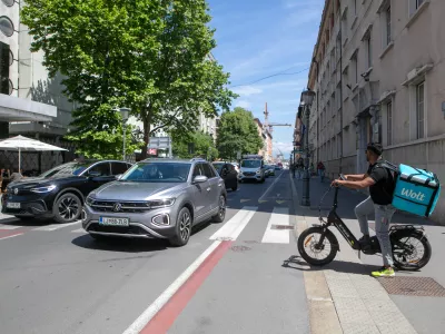 2.6.2026 - Miklo&scaron;ičeva cesta je ena izmed najbolj prometnih cest v Ljubljani, saj kot najkraj&scaron;a linija povezuje Pre&scaron;ernov trg in Trg Osvobodilne fronteFoto: Luka Cjuha