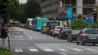 - Vilharjeva cesta.- 27.04.2024. Prometni zastoji v središču Ljubljane zaradi popolne zapore Dunajske ceste zaradi rušitve železniškega nadvoza. //FOTO: Bojan Velikonja