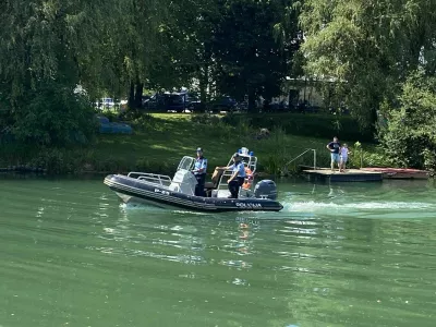 Policisti so opravljali rečni nadzor na Ljubljanici. 