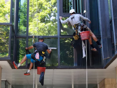 Pokojninski salto: Lotrič bi pravice enim rezal, drugim &scaron;iril