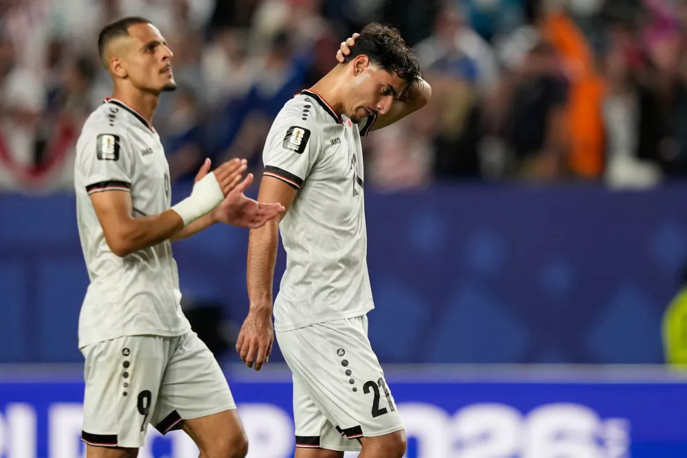 Iraq's Marko Farji, right, and Marko Farji leave the pitch after the World Cup Group I soccer match between France and Iraq in Philadelphia, Monday, June 22, 2026. (AP Photo/Matt Slocum) / Foto: Matt Slocum