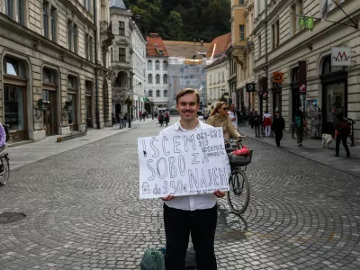 - 09.10.2023 &ndash; Ruski &scaron;tudent i&scaron;če sobo v Ljubljani. Stanovanjska politika, mladina in stanovanja, stanovanja, nepremičnine. //FOTO: Bojan Velikonja