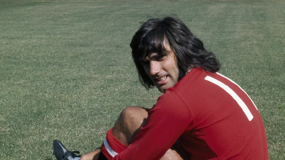 George Best of Manchester United at Old Trafford, Manchester in August 1970. (Popperfoto via Getty Images/Getty Images) / Foto: Getty Images