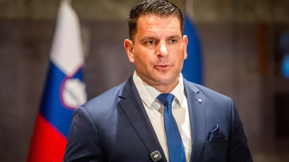 Ljubljana, DZ.Izjava za medije predsednika DZ Zorana Stevanovica.