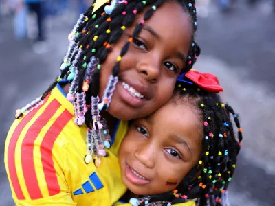 Soccer Football - FIFA World Cup 2026 - Group K - Colombia v DR Congo - Estadio Guadalajara, Guadalajara, Mexico - June 23, 2026 Colombia fans pose for a photo outside the stadium before the match REUTERS/Raquel Cunha / Foto: Raquel Cunha