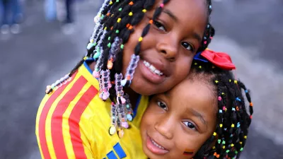 Soccer Football - FIFA World Cup 2026 - Group K - Colombia v DR Congo - Estadio Guadalajara, Guadalajara, Mexico - June 23, 2026 Colombia fans pose for a photo outside the stadium before the match REUTERS/Raquel Cunha / Foto: Raquel Cunha