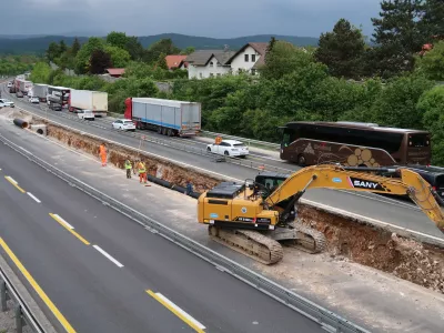 Avtocesta, delovna zapora, kolone, gneča, obnova svtoceste, Postojna, primorska avtocesta, kamioni, kolona, promet, delo na cesti, zapora